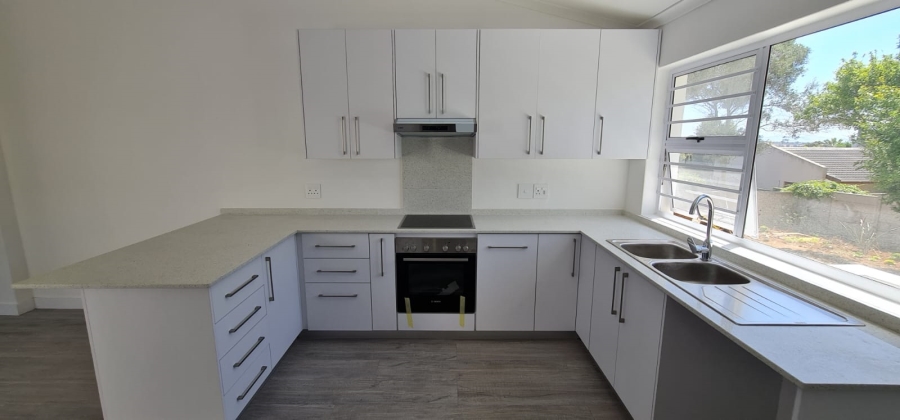 To Let 3 Bedroom Property for Rent in Protea Valley Western Cape